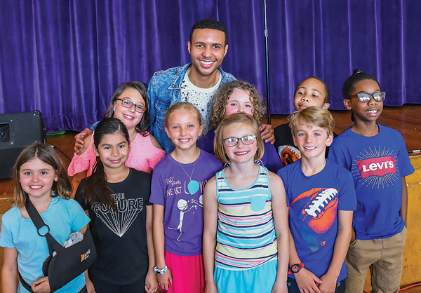 While in Richmond to perform in SPARC’s LIve Art: Love show in June, Rayvon visited Westover Hills Elementary School in the City of Richmond and performed for students and staff.